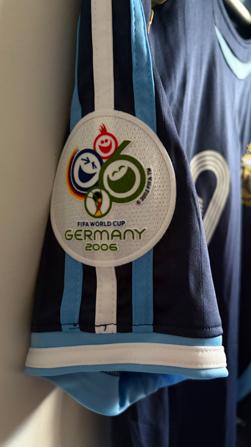 Argentina 2006 Away Shirt – Messi #19 – M